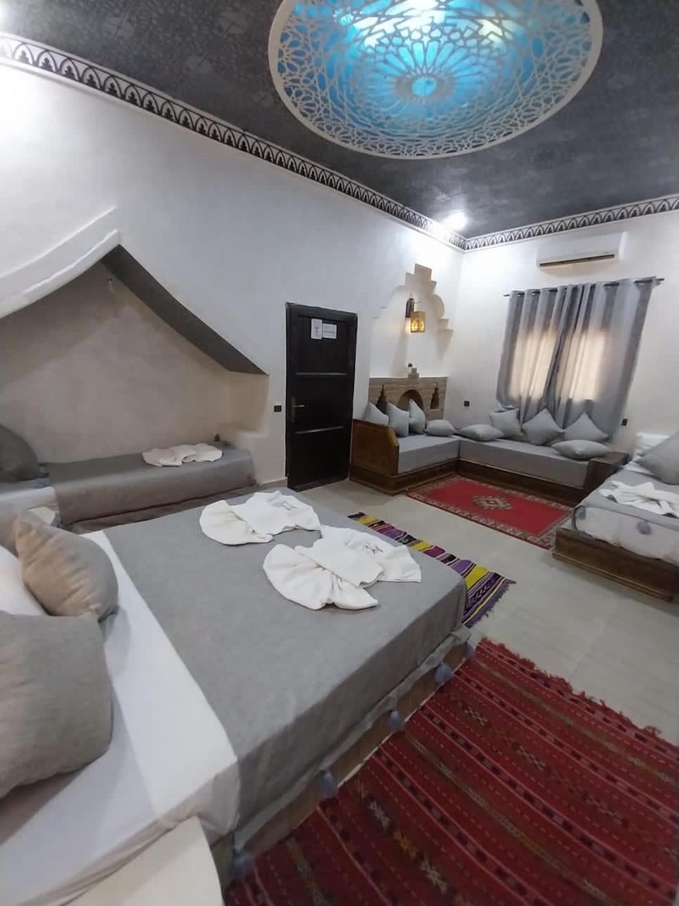 Hotel Cafe Du Sud Merzouga Bagian luar foto