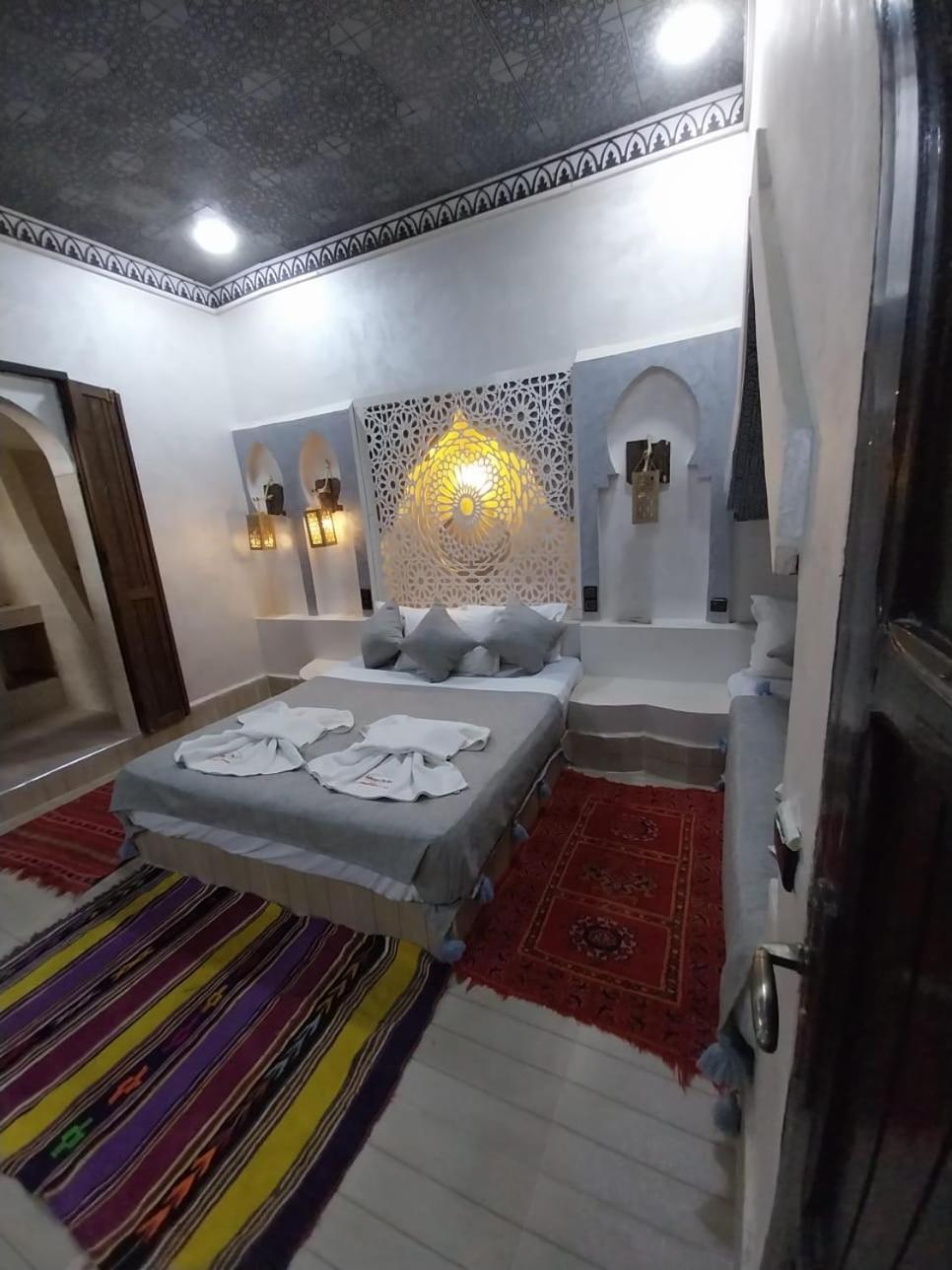 Hotel Cafe Du Sud Merzouga Bagian luar foto